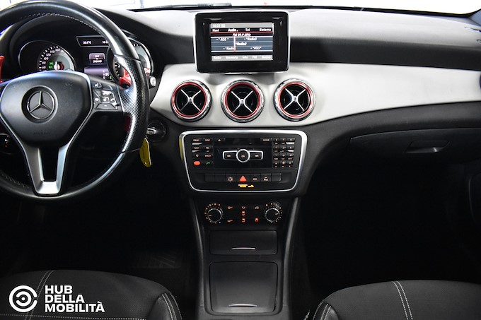 MERCEDES-BENZ GLA 200 CDI Automatic Sport